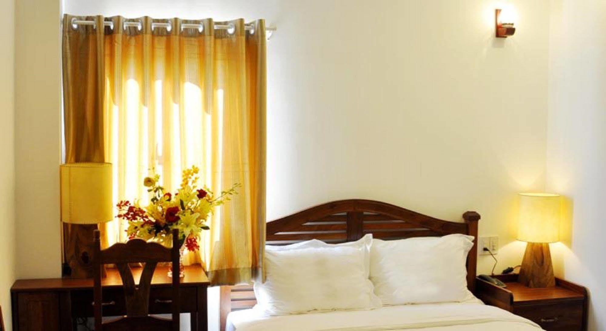 White Lion Hotel נה טראנג מראה חיצוני תמונה