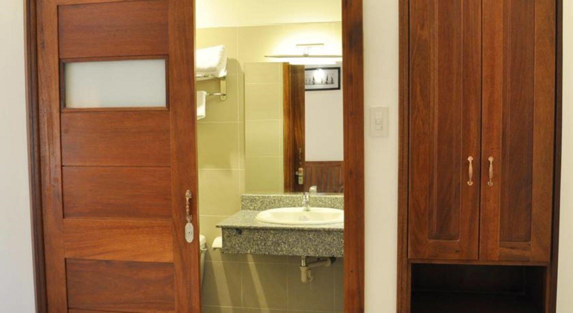 White Lion Hotel נה טראנג מראה חיצוני תמונה